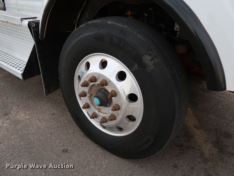 image for item KY9723 2012 Kenworth T800  semi truck