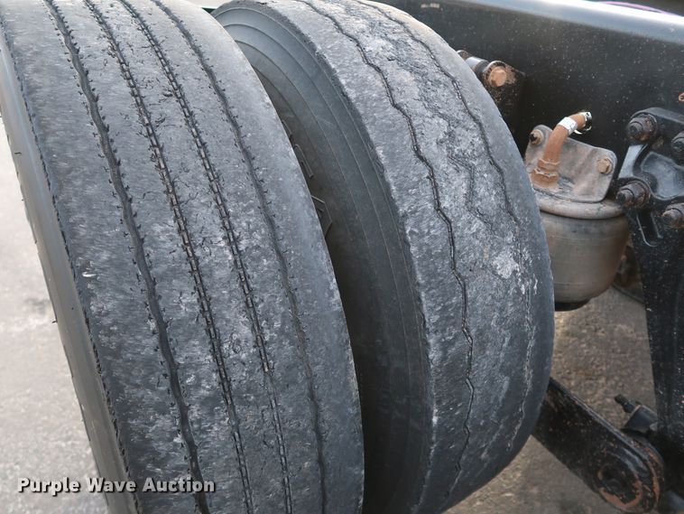 image for item KY9723 2012 Kenworth T800  semi truck