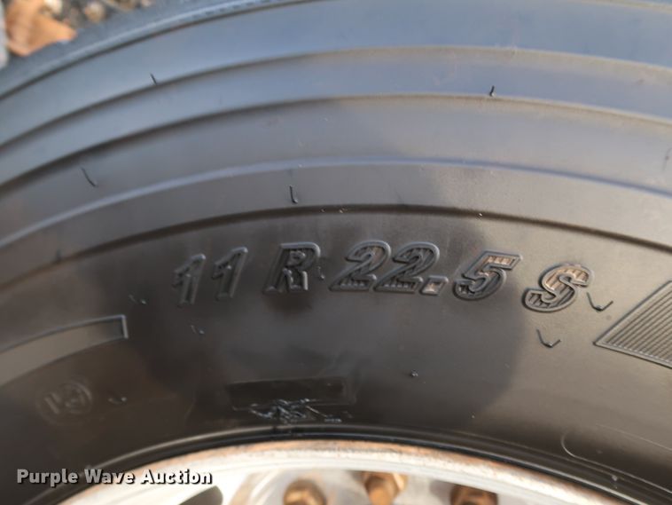 image for item KY9723 2012 Kenworth T800  semi truck