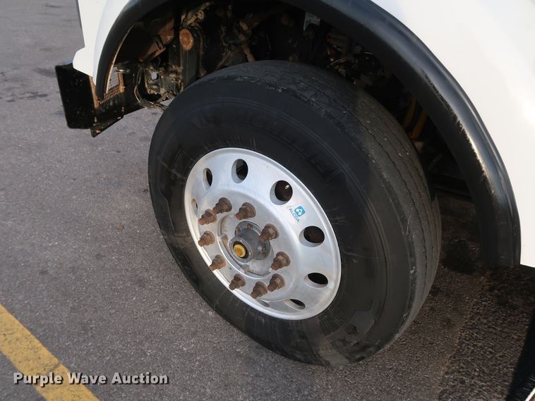 image for item KY9723 2012 Kenworth T800  semi truck