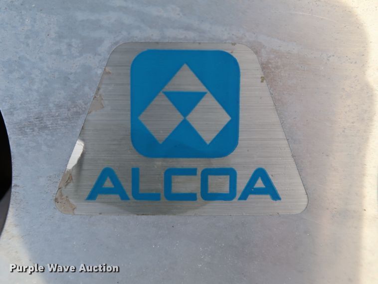 image for item KY9723 2012 Kenworth T800  semi truck