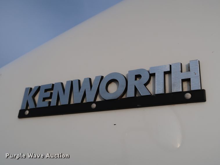 image for item KY9723 2012 Kenworth T800  semi truck