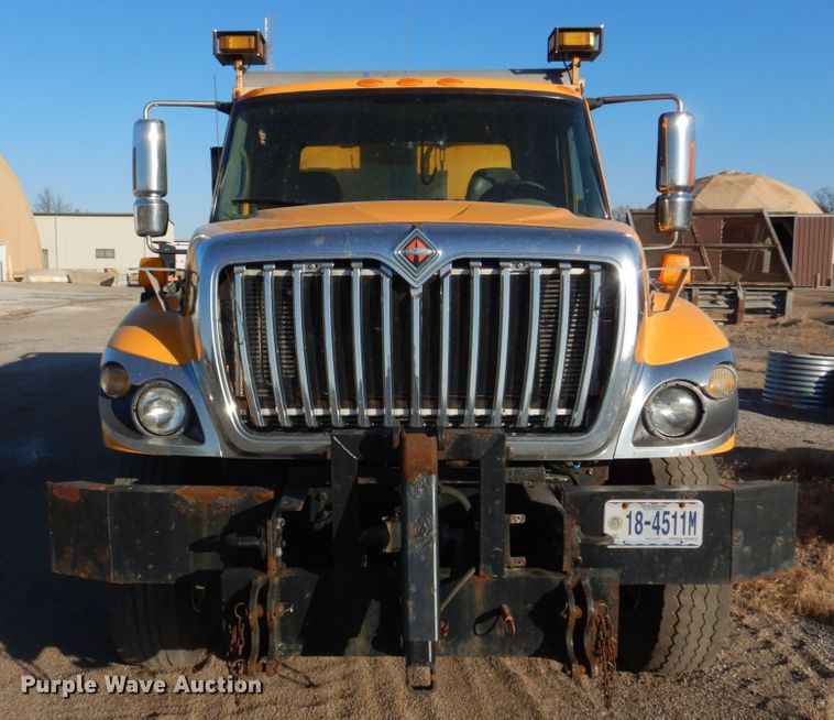 image for item DH8128 2011 International WorkStar 7400  dump truck