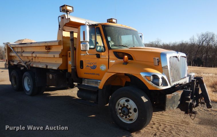 image for item DH8128 2011 International WorkStar 7400  dump truck