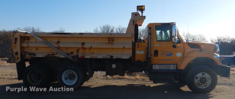 image for item DH8128 2011 International WorkStar 7400  dump truck