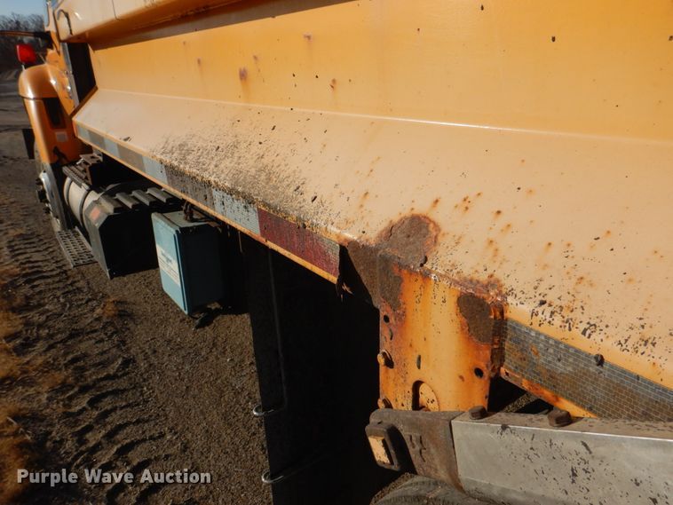 image for item DH8128 2011 International WorkStar 7400  dump truck