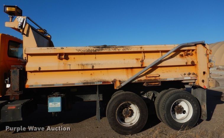 image for item DH8128 2011 International WorkStar 7400  dump truck