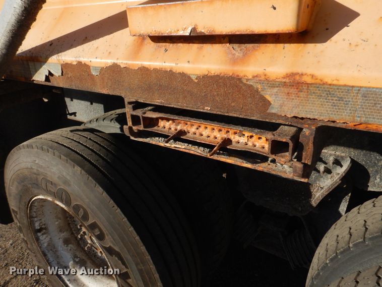 image for item DH8128 2011 International WorkStar 7400  dump truck