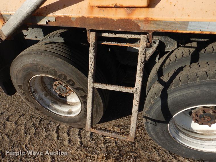 image for item DH8128 2011 International WorkStar 7400  dump truck