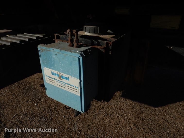 image for item DH8128 2011 International WorkStar 7400  dump truck