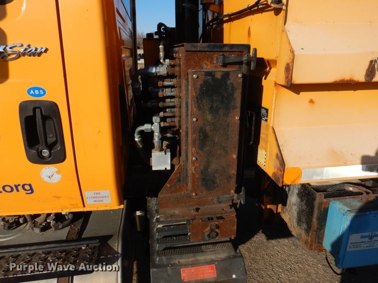 image for item DH8128 2011 International WorkStar 7400  dump truck