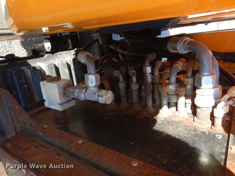 image for item DH8128 2011 International WorkStar 7400  dump truck