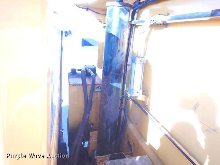 image for item DH8128 2011 International WorkStar 7400  dump truck