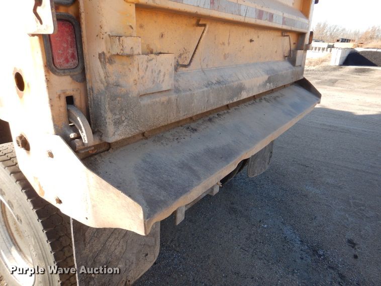 image for item DH8128 2011 International WorkStar 7400  dump truck