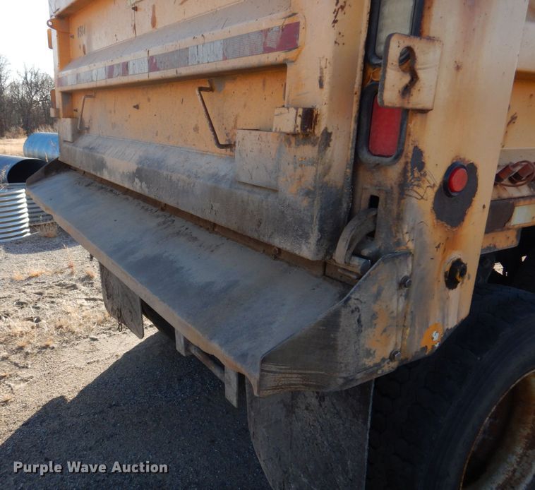 image for item DH8128 2011 International WorkStar 7400  dump truck