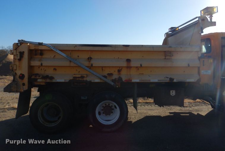 image for item DH8128 2011 International WorkStar 7400  dump truck