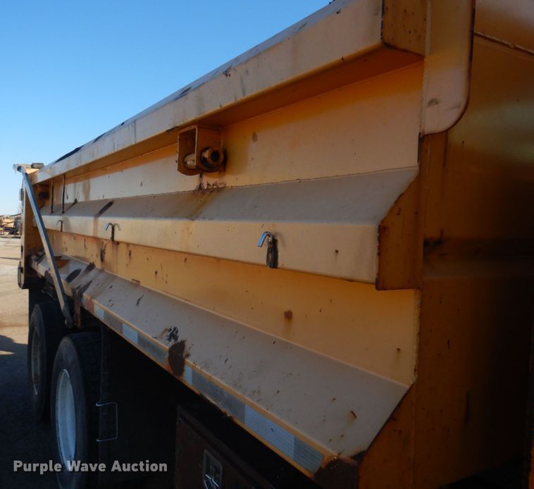 image for item DH8128 2011 International WorkStar 7400  dump truck