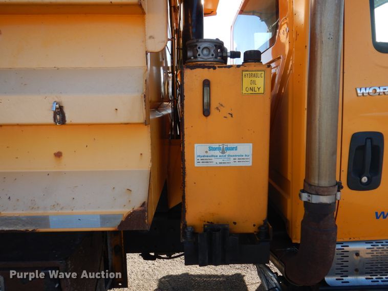 image for item DH8128 2011 International WorkStar 7400  dump truck