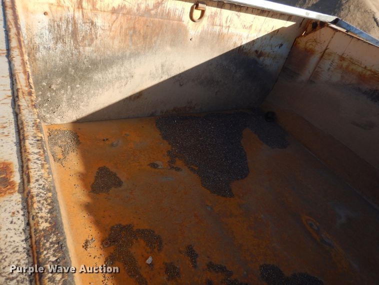 image for item DH8128 2011 International WorkStar 7400  dump truck