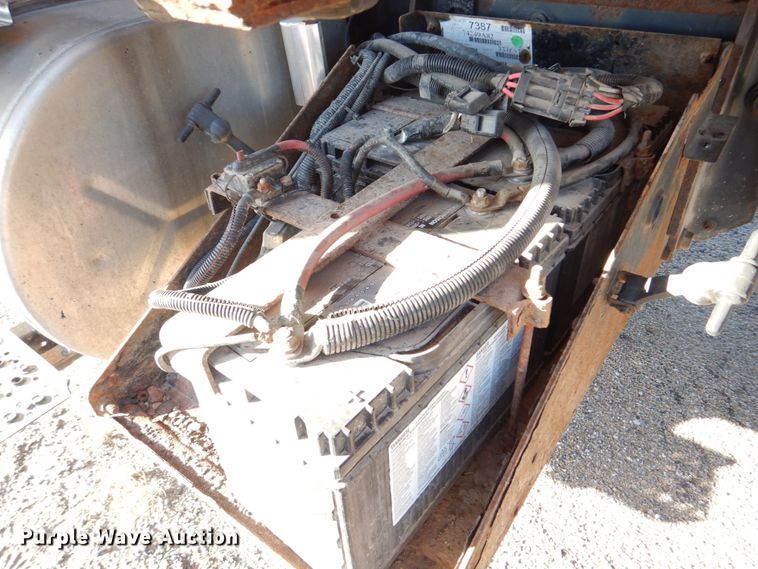 image for item DH8128 2011 International WorkStar 7400  dump truck