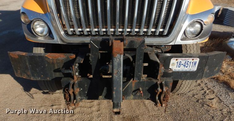 image for item DH8128 2011 International WorkStar 7400  dump truck