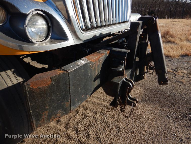 image for item DH8128 2011 International WorkStar 7400  dump truck