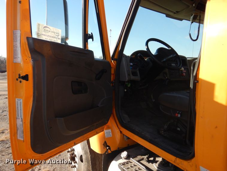 image for item DH8128 2011 International WorkStar 7400  dump truck