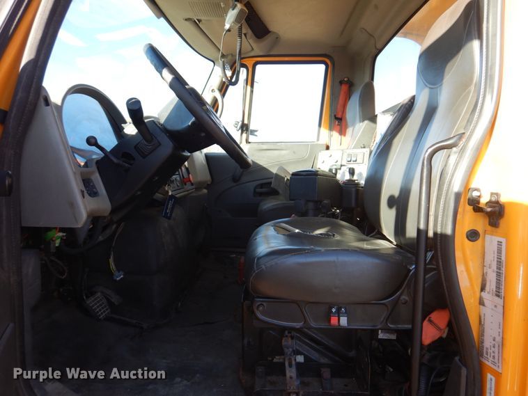 image for item DH8128 2011 International WorkStar 7400  dump truck