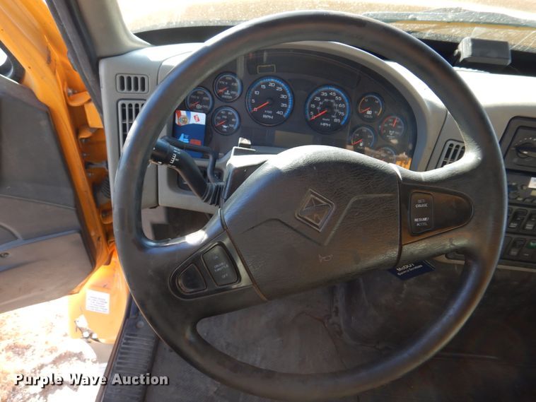 image for item DH8128 2011 International WorkStar 7400  dump truck