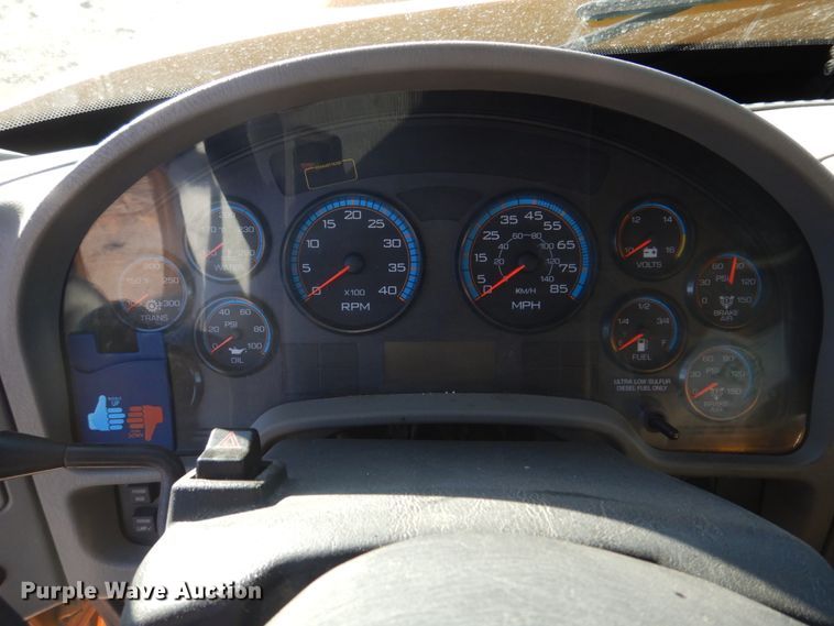 image for item DH8128 2011 International WorkStar 7400  dump truck