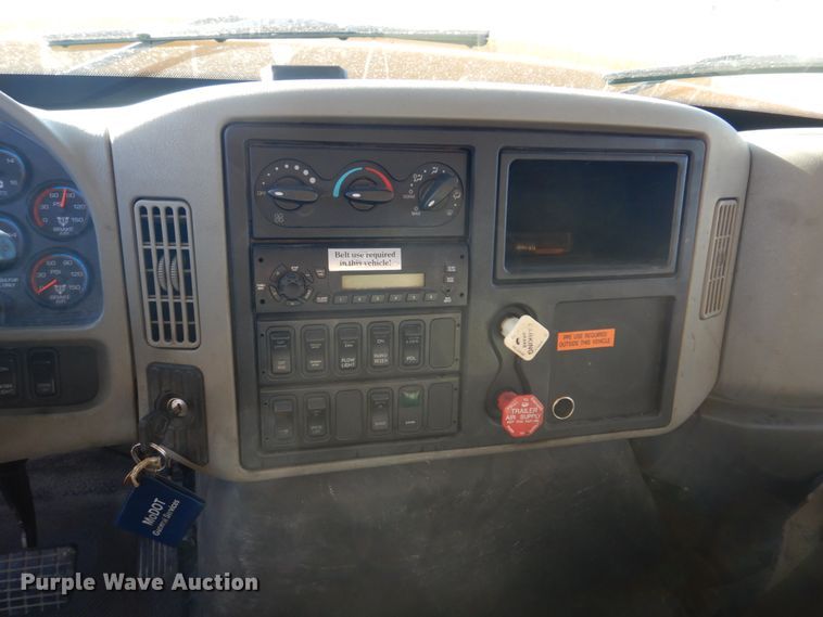 image for item DH8128 2011 International WorkStar 7400  dump truck