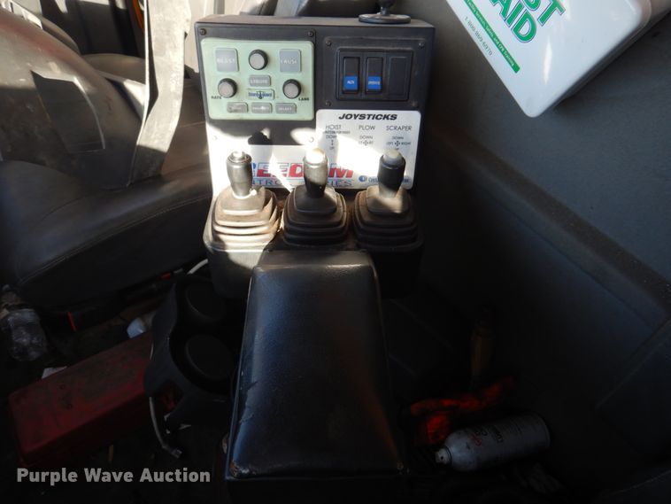 image for item DH8128 2011 International WorkStar 7400  dump truck