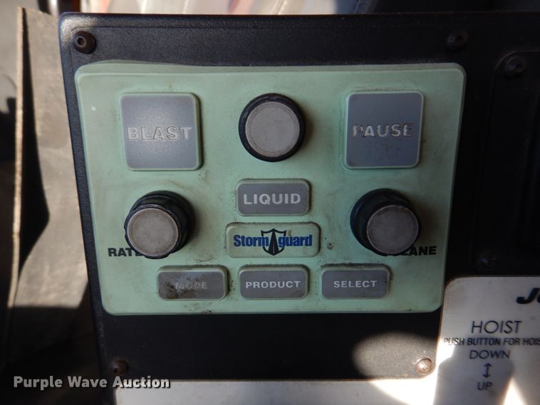 image for item DH8128 2011 International WorkStar 7400  dump truck