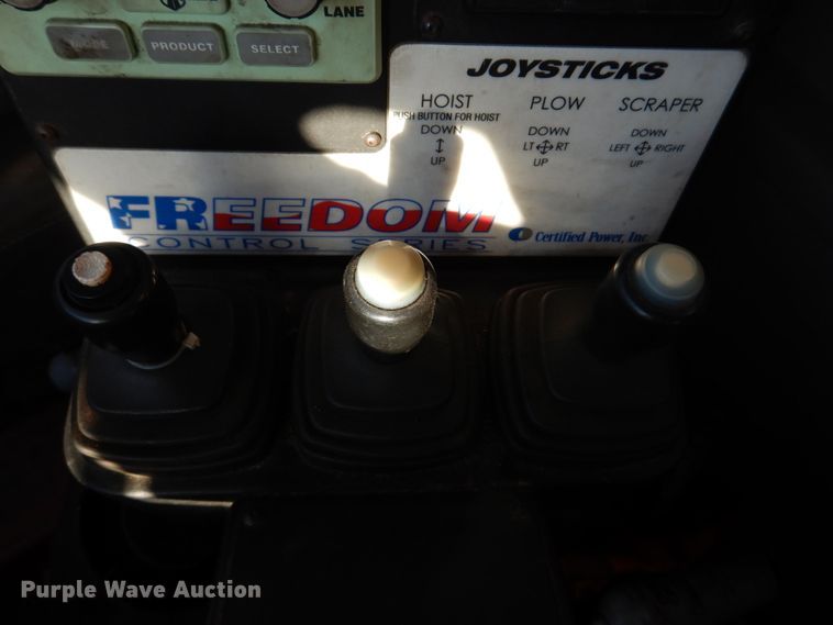 image for item DH8128 2011 International WorkStar 7400  dump truck