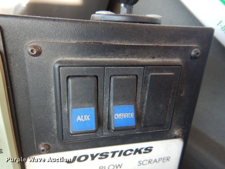 image for item DH8128 2011 International WorkStar 7400  dump truck