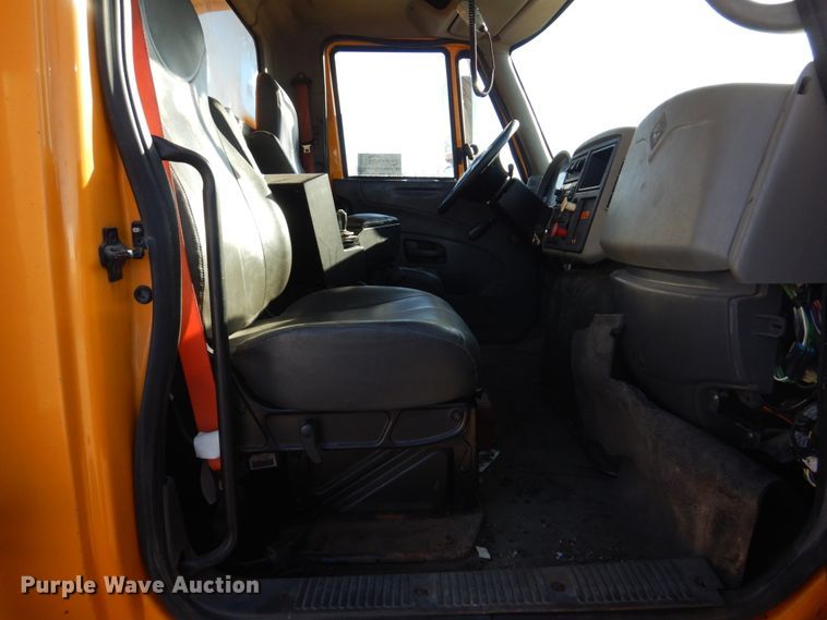 image for item DH8128 2011 International WorkStar 7400  dump truck