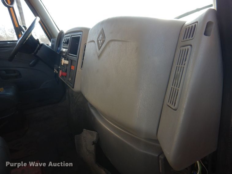 image for item DH8128 2011 International WorkStar 7400  dump truck