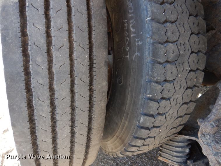 image for item DH8128 2011 International WorkStar 7400  dump truck