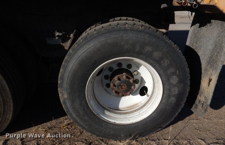 image for item DH8128 2011 International WorkStar 7400  dump truck