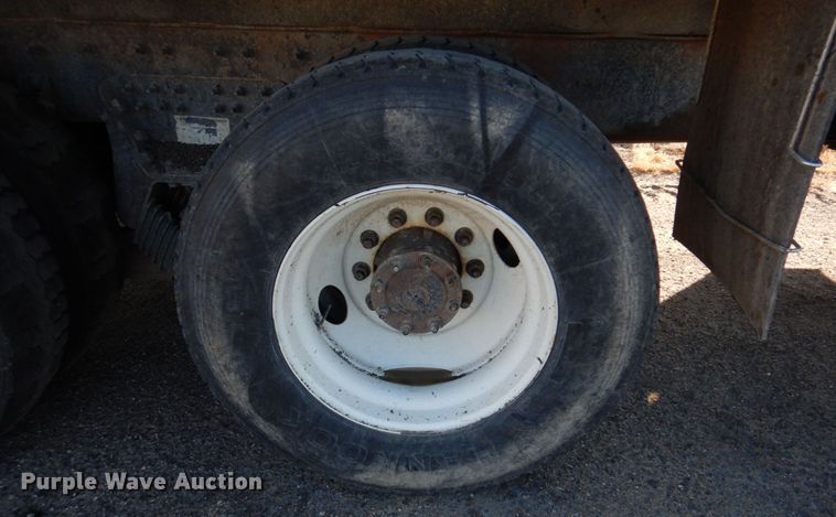 image for item DH8128 2011 International WorkStar 7400  dump truck