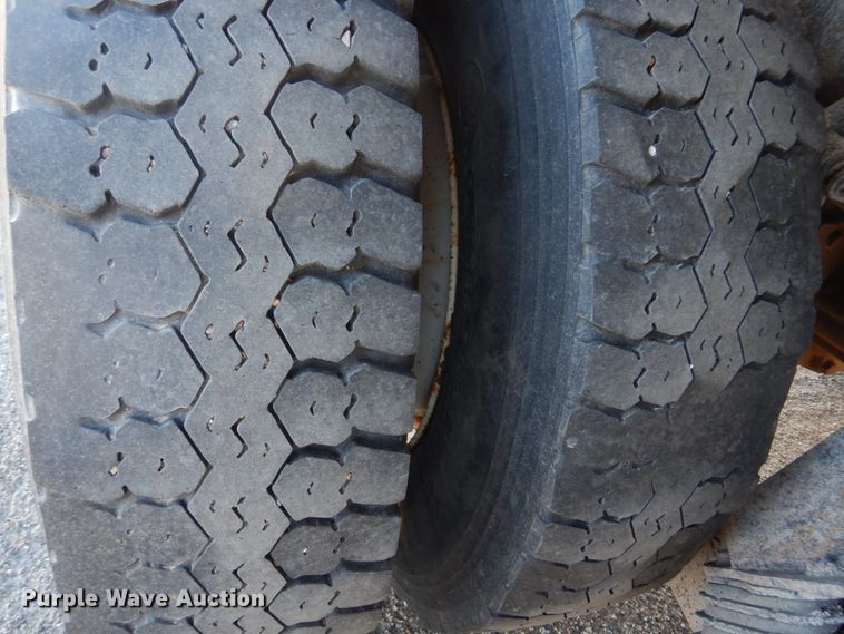 image for item DH8128 2011 International WorkStar 7400  dump truck