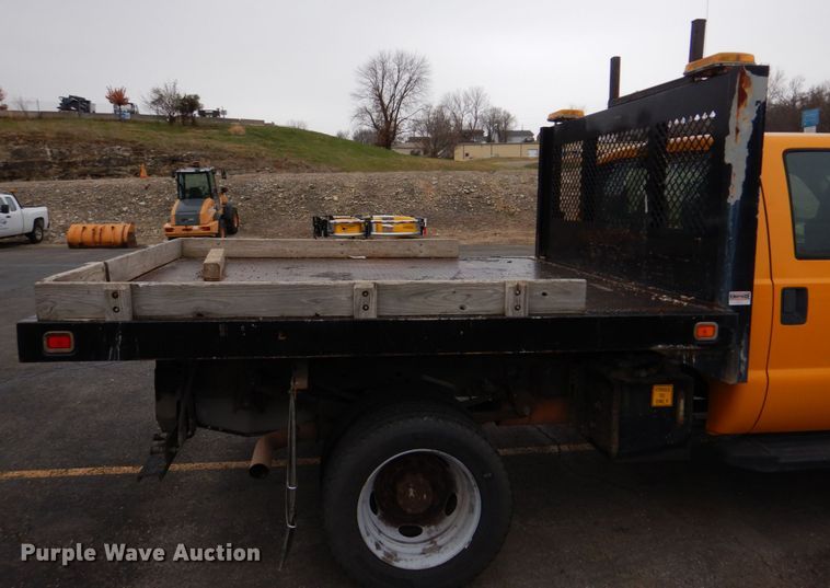 image for item DH8130 2012 Ford F550 Super Duty XL  Crew Cab flatbed truck