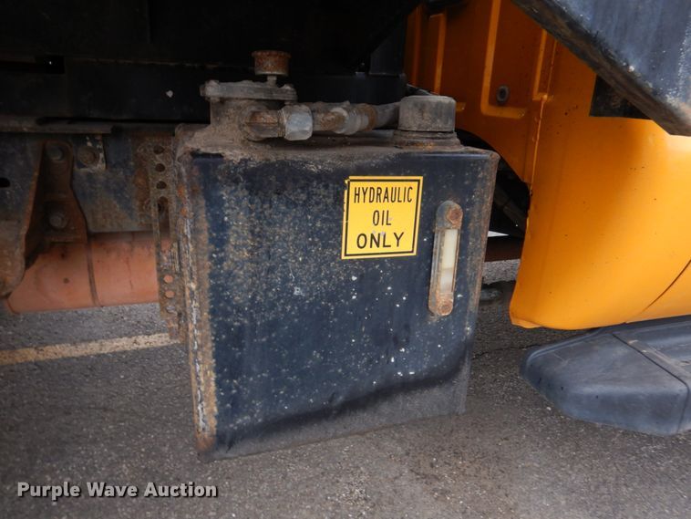 image for item DH8130 2012 Ford F550 Super Duty XL  Crew Cab flatbed truck