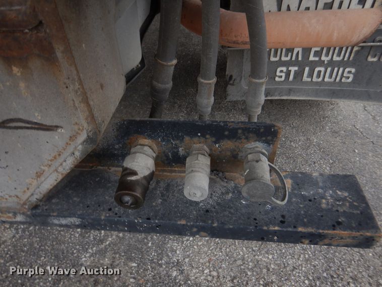 image for item DH8130 2012 Ford F550 Super Duty XL  Crew Cab flatbed truck