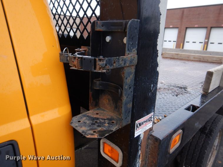 image for item DH8130 2012 Ford F550 Super Duty XL  Crew Cab flatbed truck