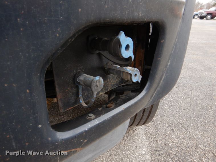 image for item DH8130 2012 Ford F550 Super Duty XL  Crew Cab flatbed truck