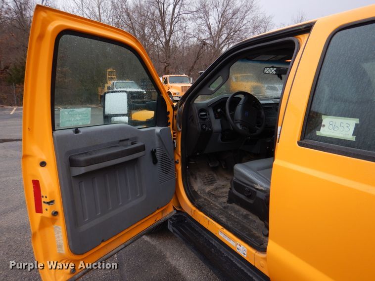 image for item DH8130 2012 Ford F550 Super Duty XL  Crew Cab flatbed truck