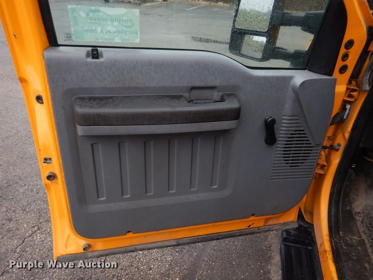 image for item DH8130 2012 Ford F550 Super Duty XL  Crew Cab flatbed truck