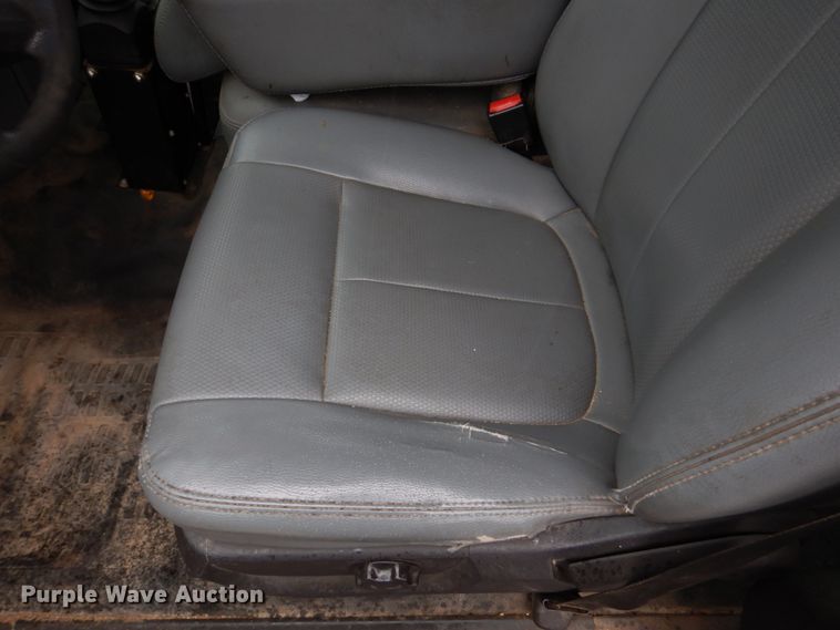 image for item DH8130 2012 Ford F550 Super Duty XL  Crew Cab flatbed truck