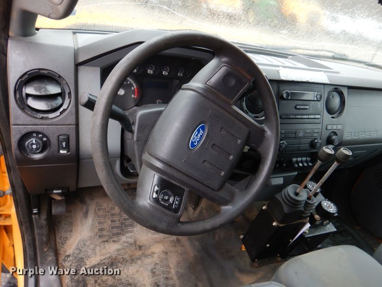 image for item DH8130 2012 Ford F550 Super Duty XL  Crew Cab flatbed truck